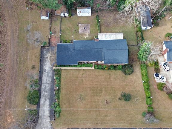 5th image of 1104 Oldham Lake Rd
