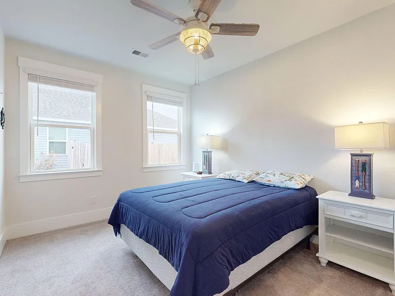 204 Edgewater Way — Photo 32