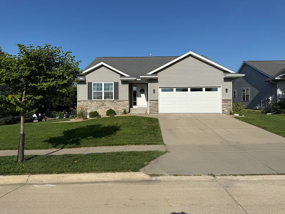 1864 Mackinaw Dr