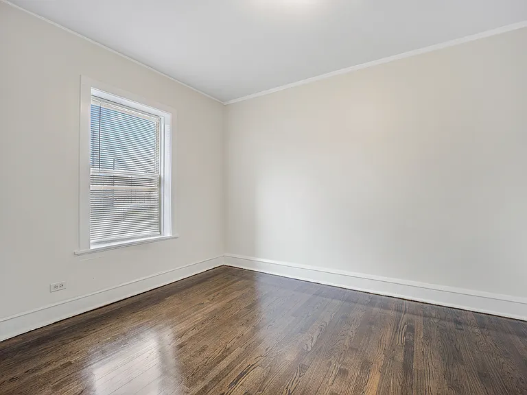 2749 N Kilbourn Ave #2 — Photo 8