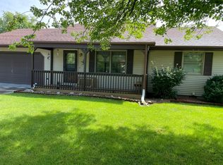 109 Westminster Dr, Mackinaw, IL