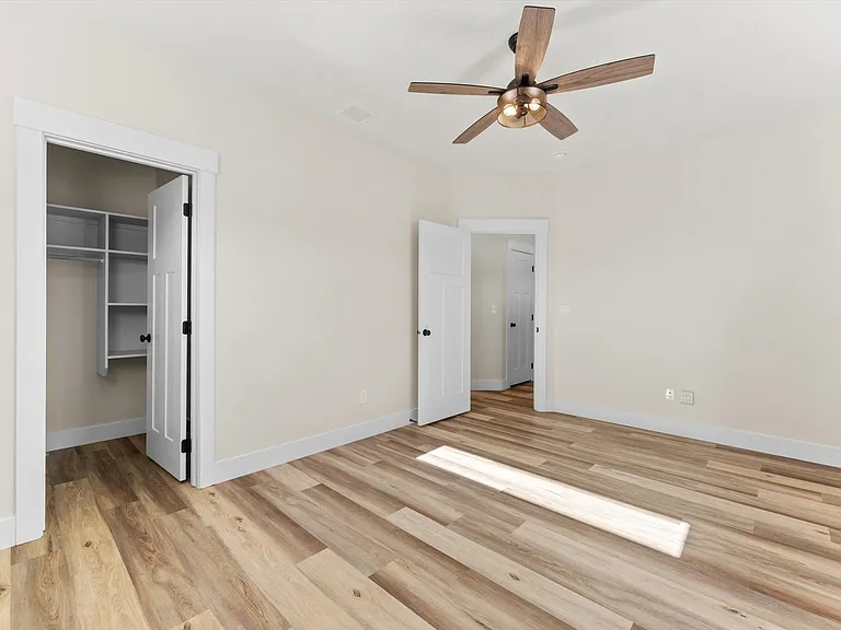 1065 SW Camille Dr — Photo 24
