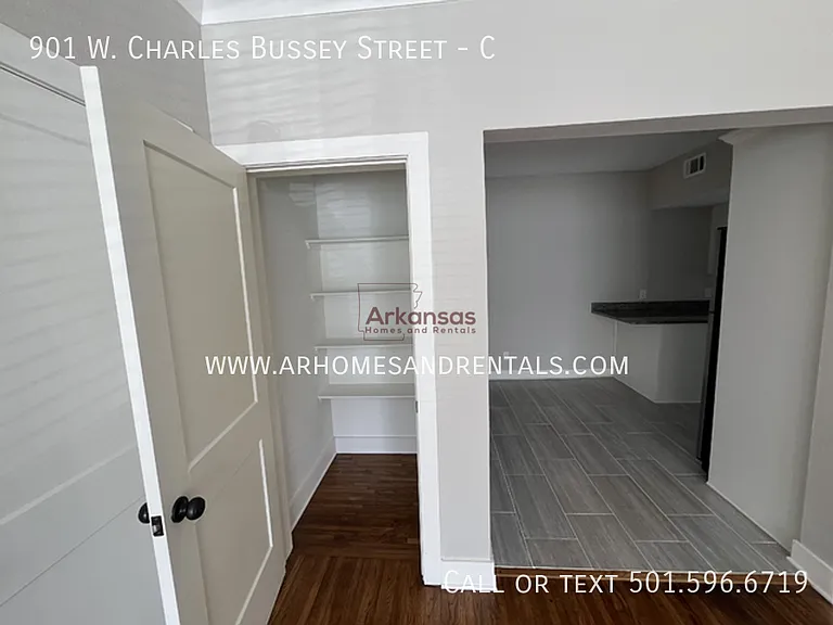 901 W Charles Bussey Ave #C — Photo 8
