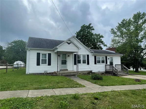 103 E 3rd St, Dixon, MO 65459