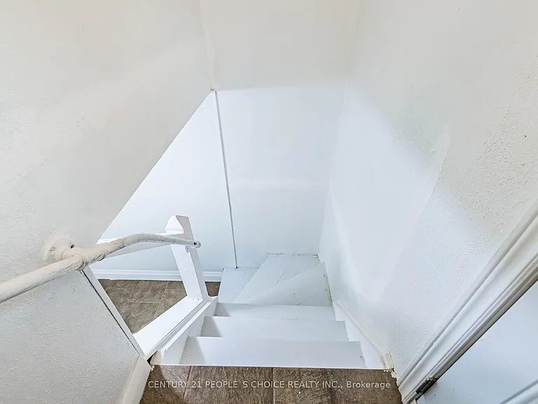 39 Meadowland Dr — Photo 23