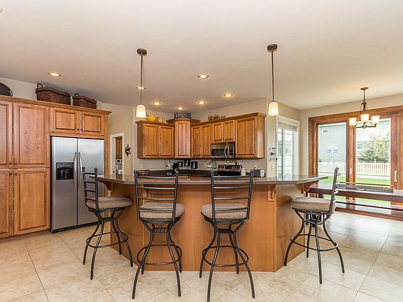 3rd image of 6103 Sandalwood Dr