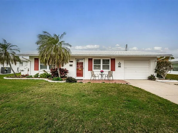 9156 140th Way, Seminole, FL 33776