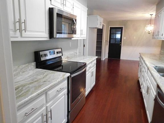 2nd image of 2147 Hundred Oaks Cv