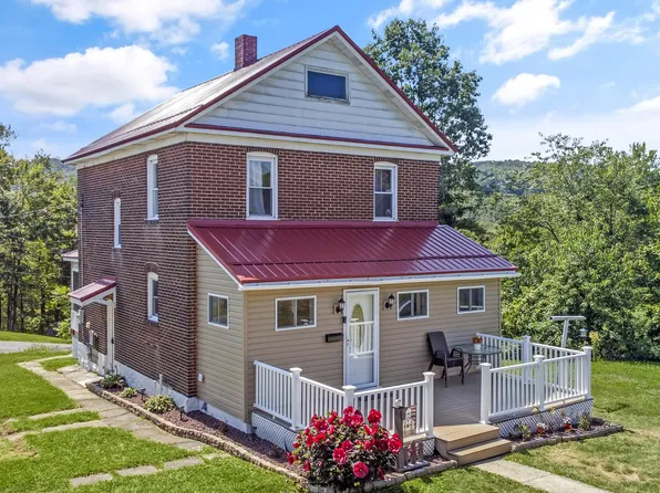 1502 Penn St, Nanty Glo, PA 15943