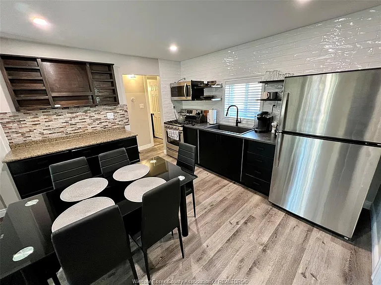 600 Park St W #1 — Photo 4