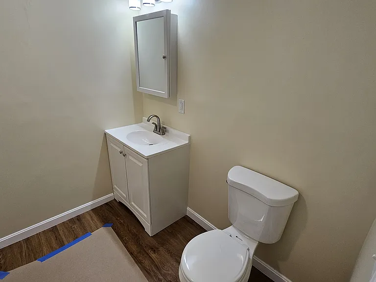 8 Robinson St #2R — Photo 6