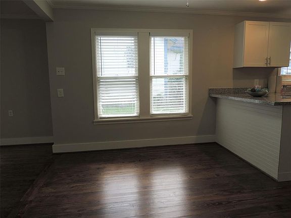 5th image of 1403 6th St