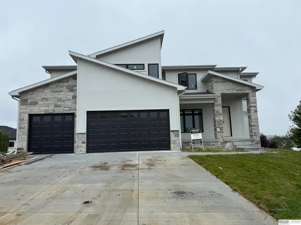 2432 S 182nd Cir, Omaha, NE 68130