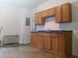 29 Goff St APT 2, Auburn, ME 04210