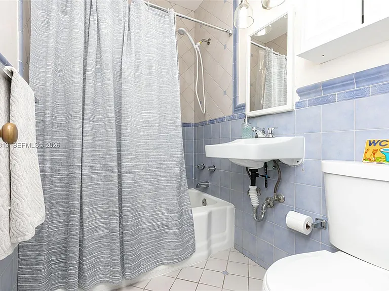 5760 SW 51st St — Photo 22