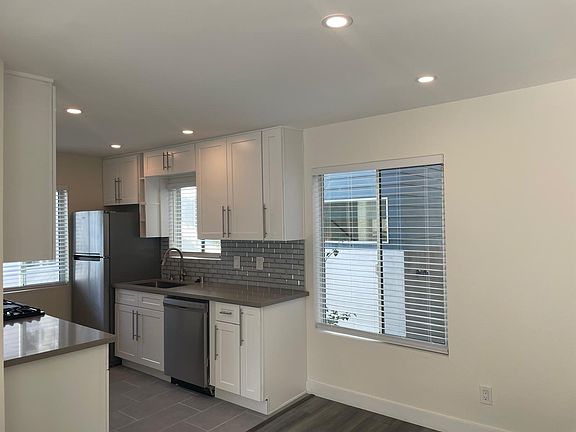 5th image of 11603 Darlington Ave APT 1