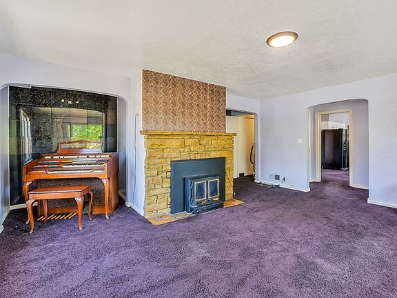 3rd image of 390 N 300th St E