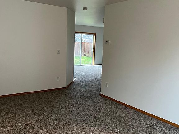 4th image of 6421 105th St NE