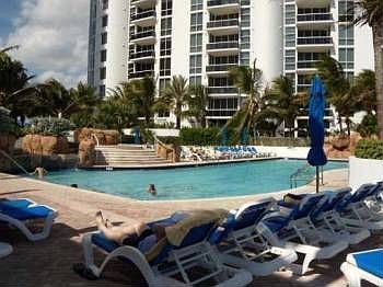5th image of 18101 Collins Ave APT 708
