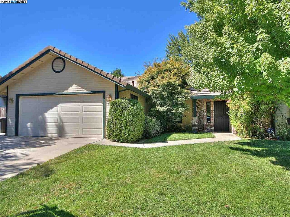 1st image of 627 Vineyards Ct