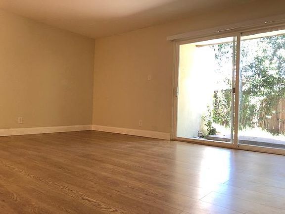3rd image of 610 Masonic Way APT 3