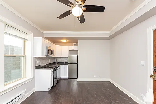 638 W Wrightwood Ave #201E Photo 1