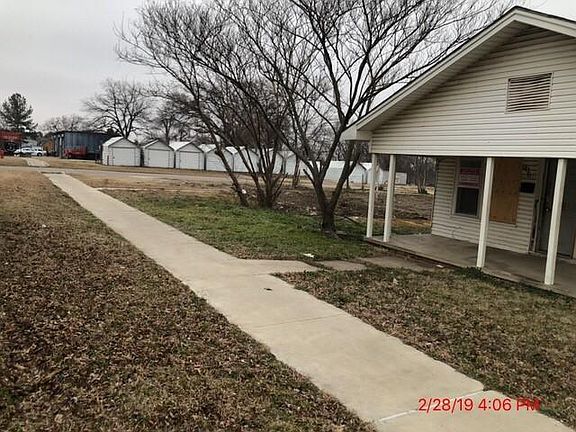 2nd image of 906 S Mekusukey Ave