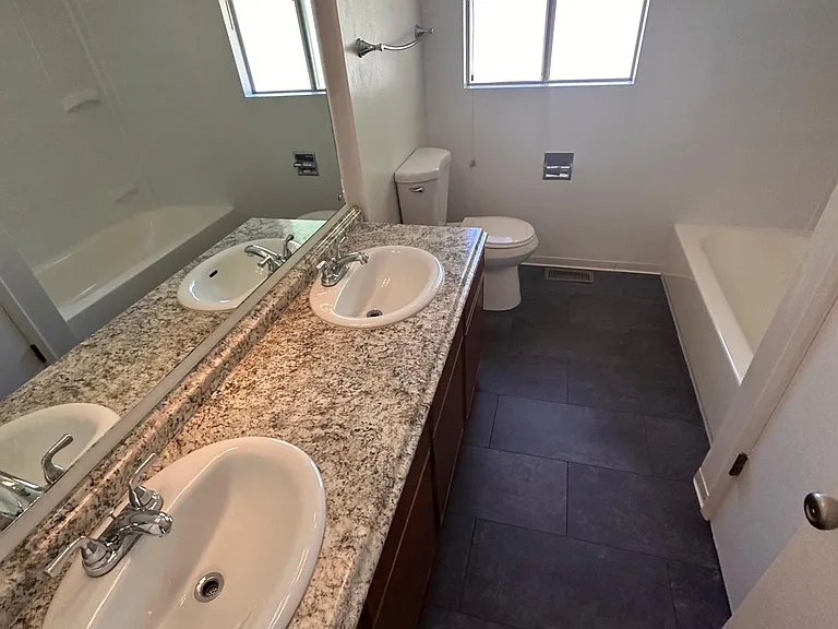 14236 SE 24th St — Photo 6