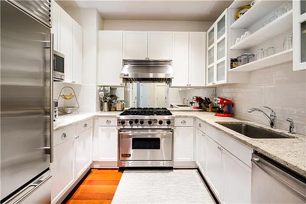 Sold by (Legacy) Elegran | media 17