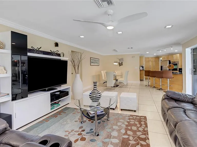 701 N Barfield Dr — Photo 15