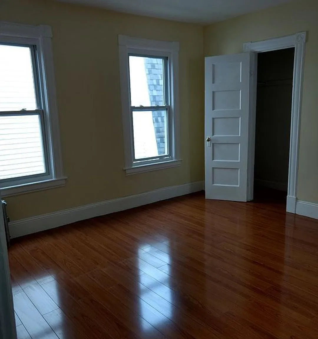 4 bed, 1.5 bath, $2,500 — Photo 1