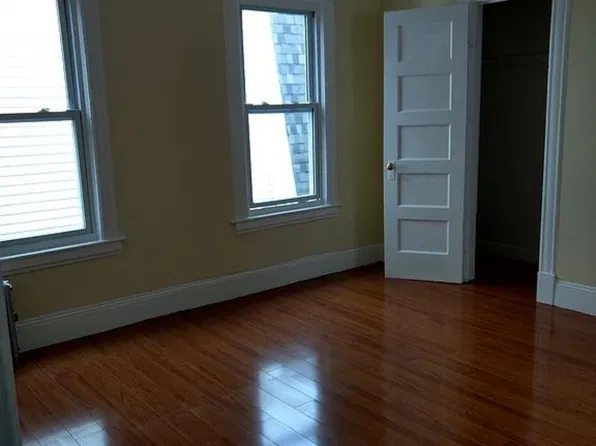 116-118 Massasoit St #3, Springfield, MA 01107