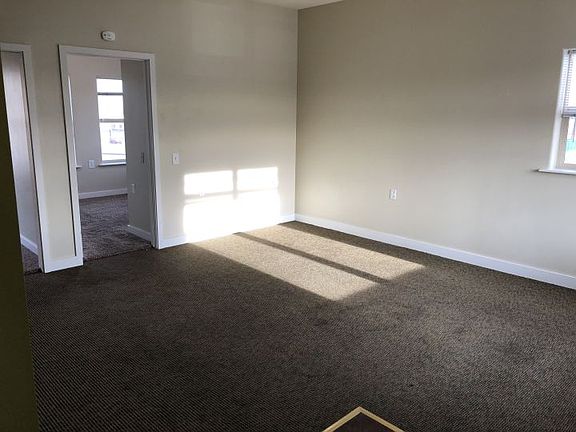 2nd image of 801 S 28th St APT 3E