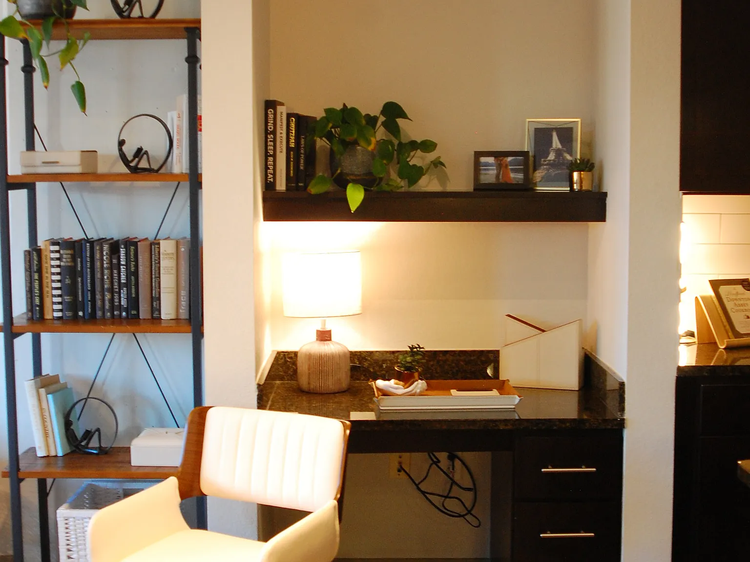 1 bed, 841 sqft, $1,548 — Photo 4