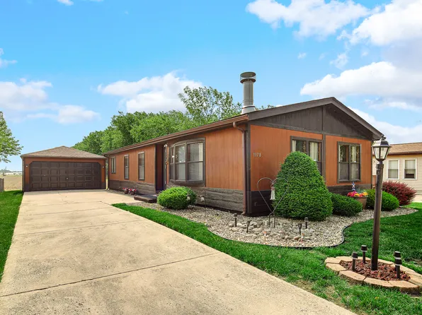 1178 Barry Ln, Sauk Village, IL 60411