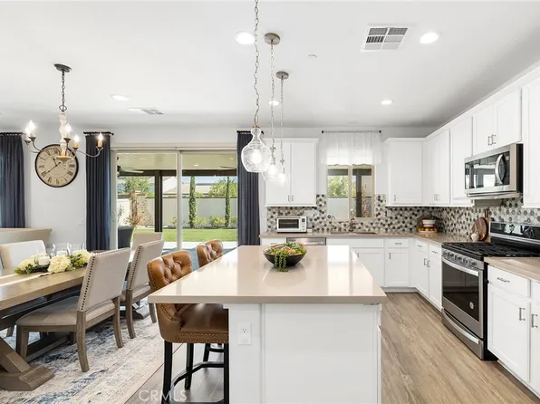34312 Bloomington Dr, Murrieta, CA 92563