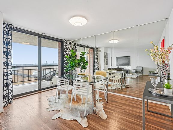 4th image of 530 Harmon Cove Tower #530