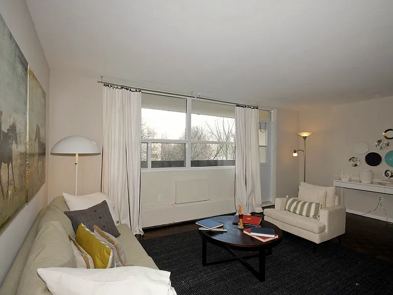 6020 Bathurst St — Photo 17