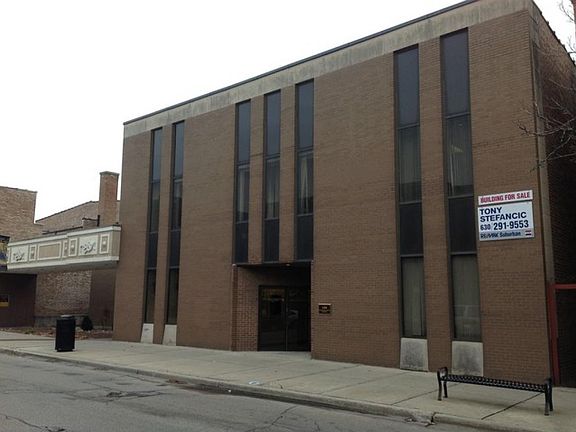 2nd image of 109 N Hale St