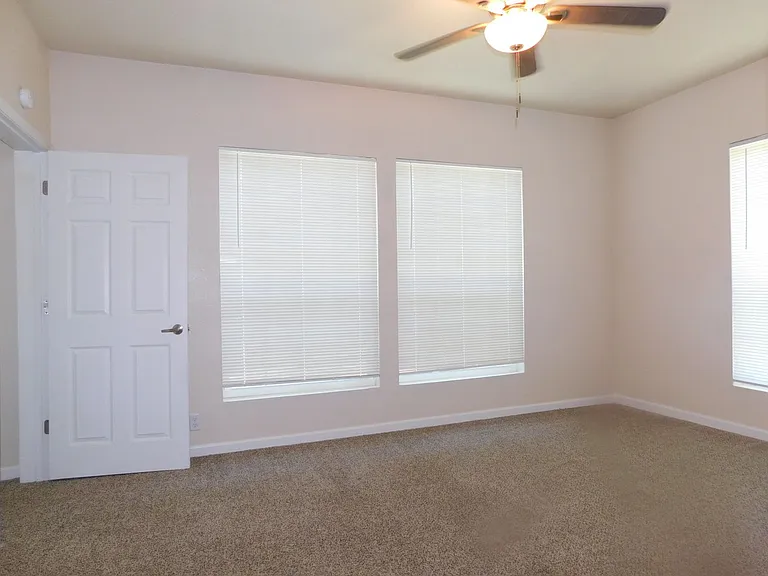 1608 Bois D Arc St — Photo 11
