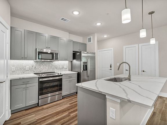 3rd image of 1501 W Howard Ln #5205