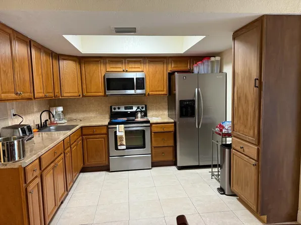 5839 NW 16th Street, Sunrise, FL 33313