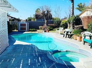 920 W Grove St, Rialto, CA 92376