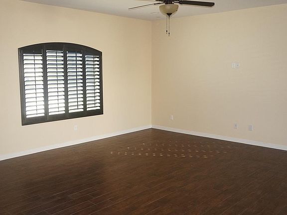 3rd image of 3161 Hidden Creek Dr