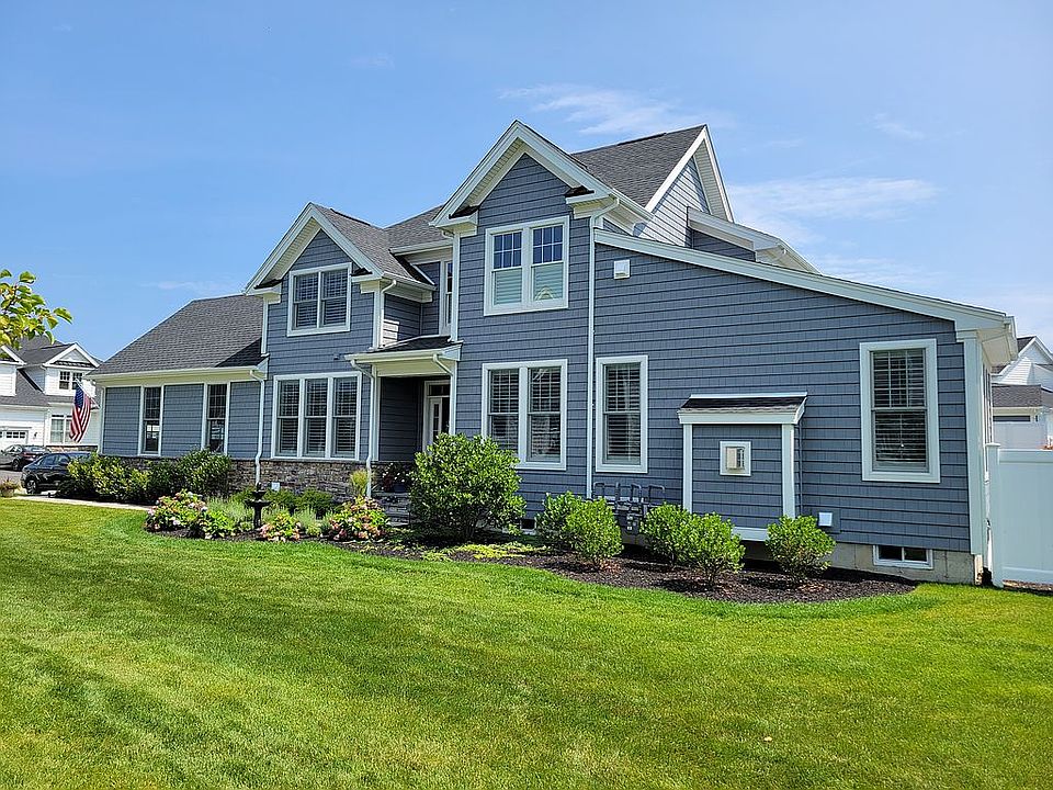1st image of 4 Lois Ann Ct