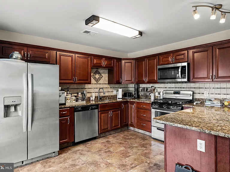 108 Tattersall Dr — Photo 14