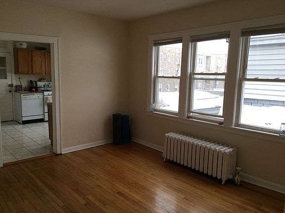 5th image of 3019 N Albany Ave #2