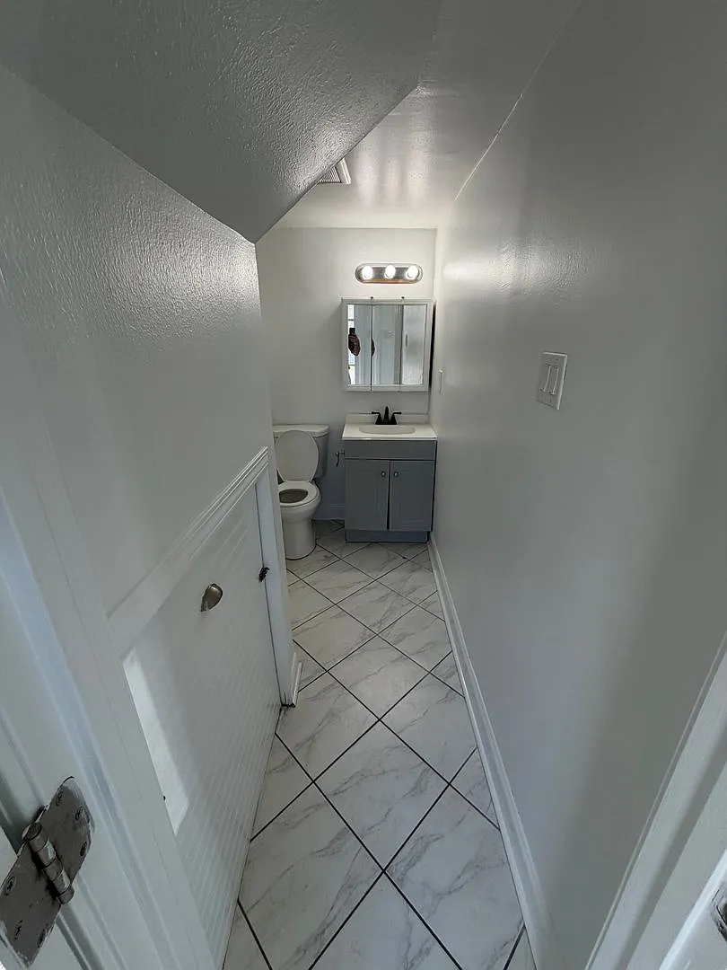 3725-27 N. I-10 Service Road — Photo 4