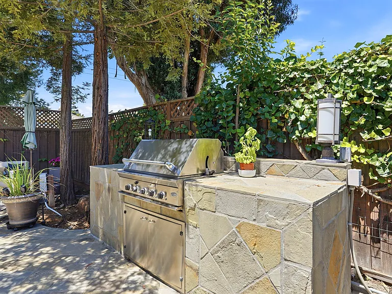 260 Chateau Dr — Photo 34
