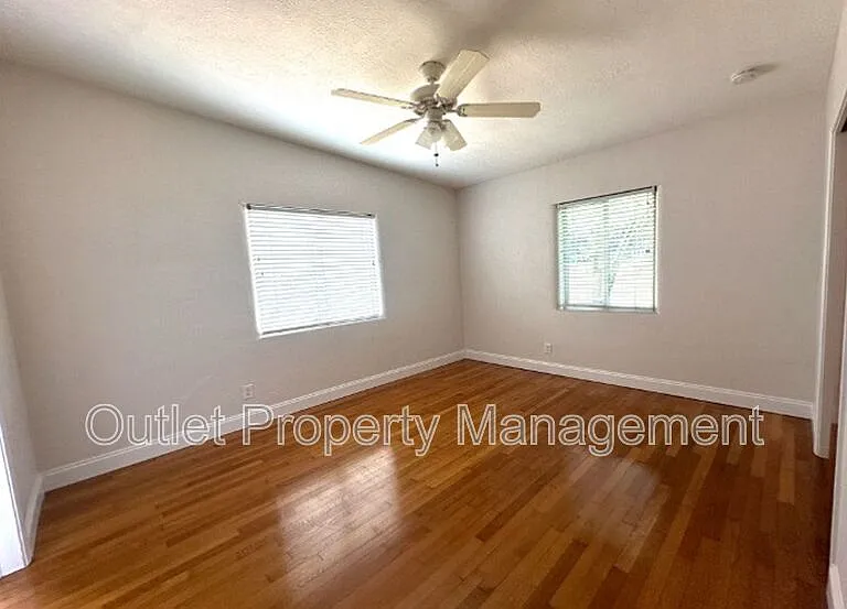 2517 E Marks St — Photo 6